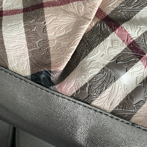 Burberry Floral Embossed Nova Check Tote. 100% Authentic!!! - Picture 6 of 13